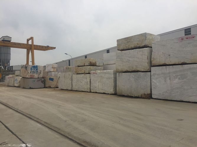 USL'S BLOCK YARD8