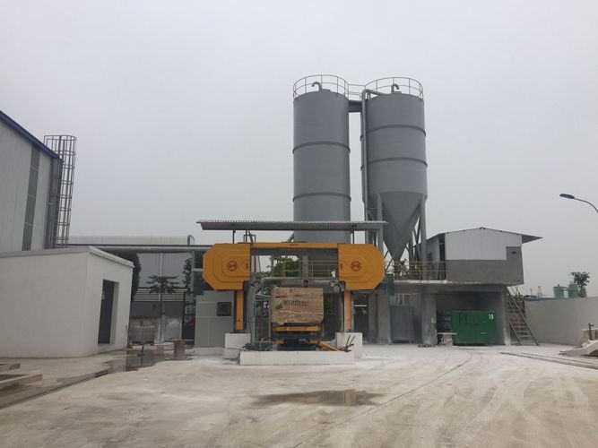 WIRESAW MACHINE1